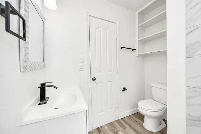 Building Photo - 406 73rd St