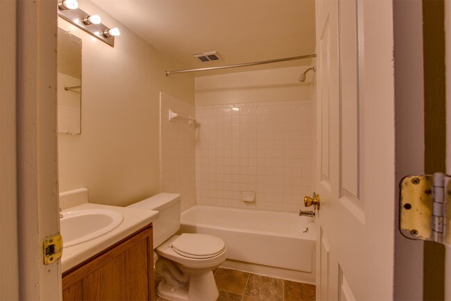 Building Photo - 409 Cherry Hill Trail