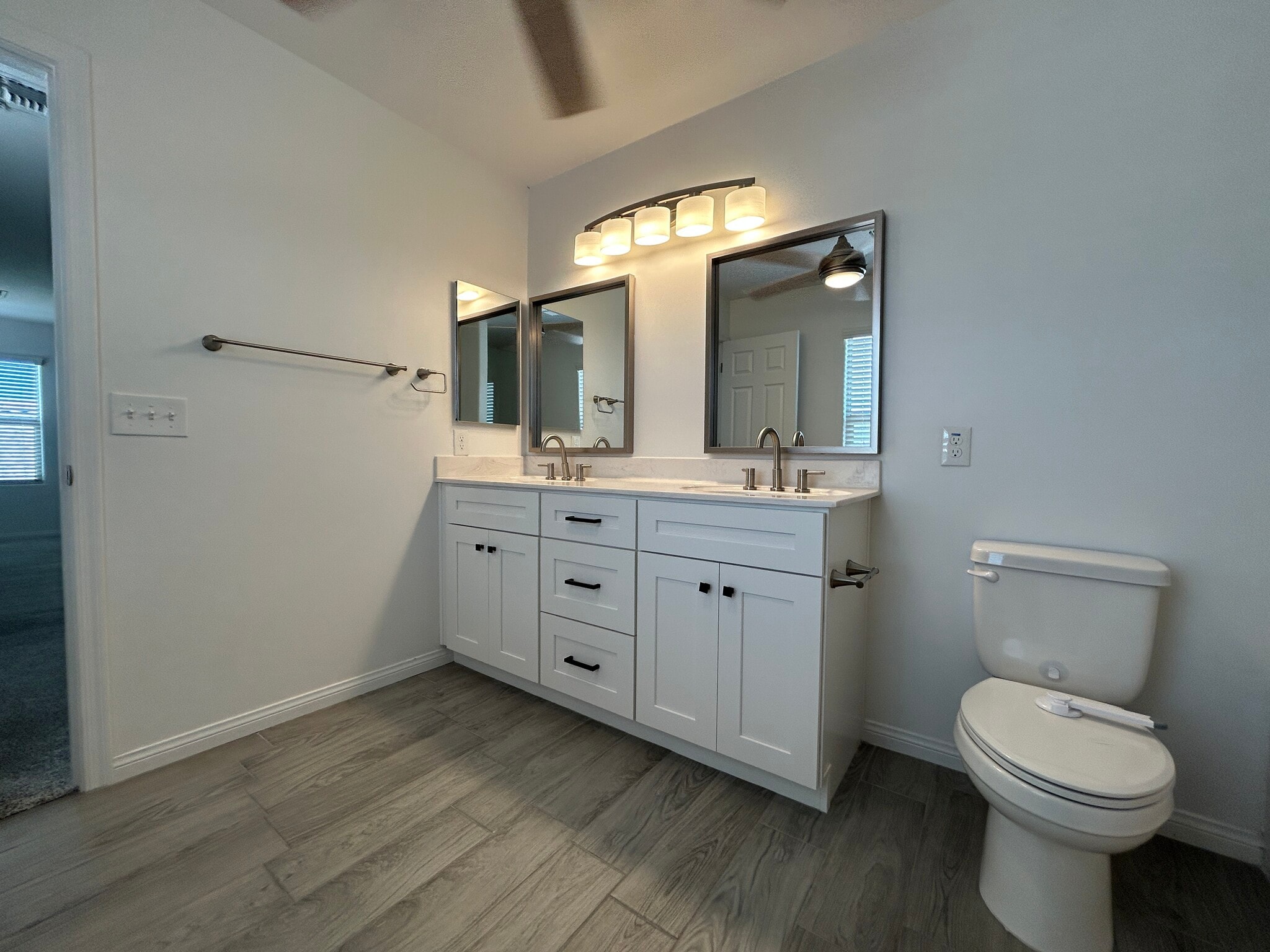 Building Photo - 9208 W Coolidge St