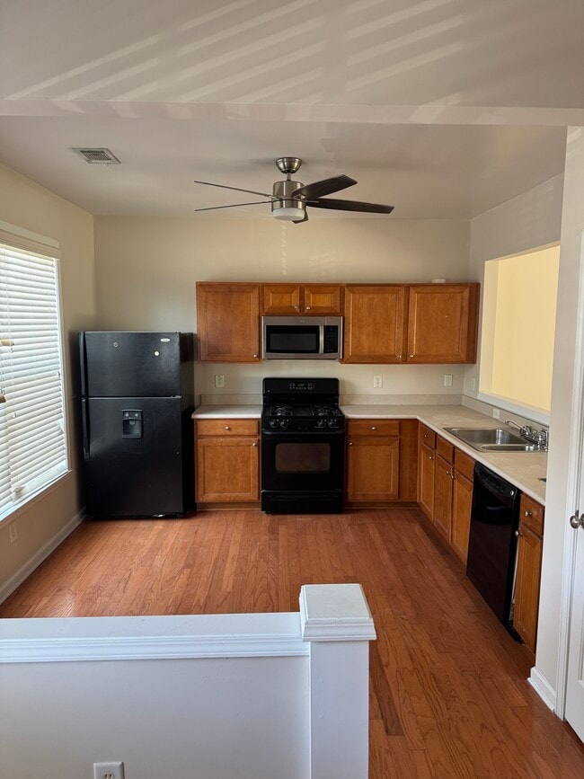 Building Photo - 1044 Annazanes Ct