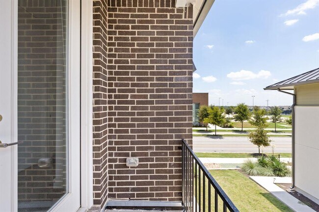 Building Photo - 4412 Tilley St