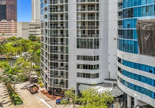 Building Photo - 333 Las Olas Way