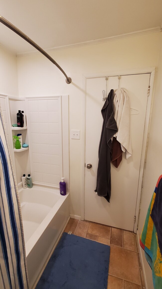 Building Photo - 1127 S Allen St