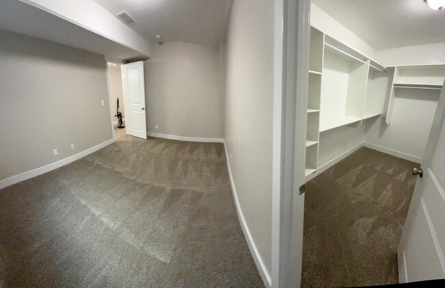 Building Photo - 387 Saddle Rock Ln