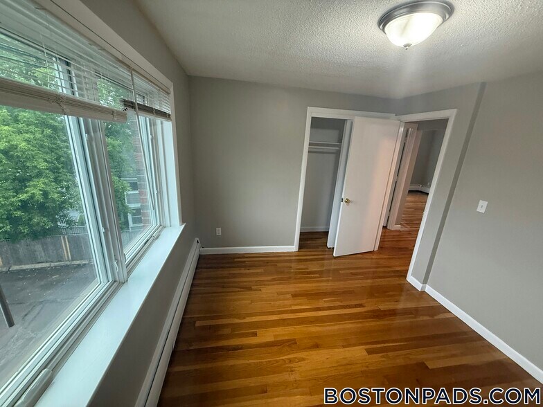 Building Photo - 50 Evergreen St