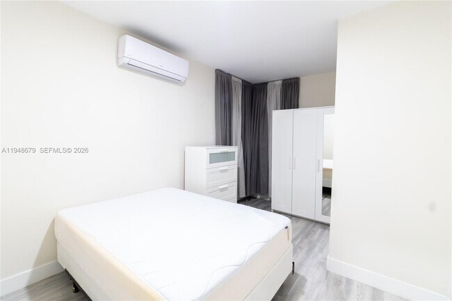 Building Photo - 16201 SW 144th Ct