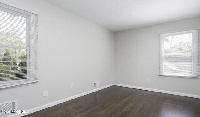 Building Photo - 1015 Zircon Dr