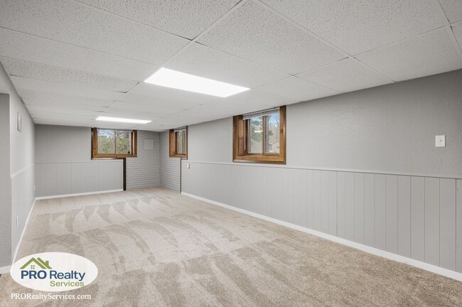 Building Photo - 5 Bedroom Home in Chisago City