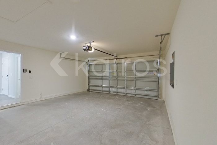 Building Photo - 4421 SW 85 Ln