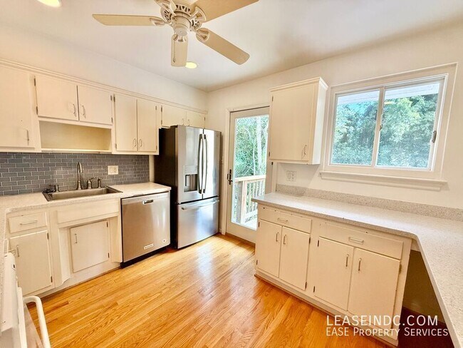 Building Photo - 4439 Springdale St NW