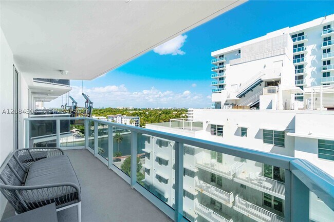 Building Photo - 2401 Collins Ave