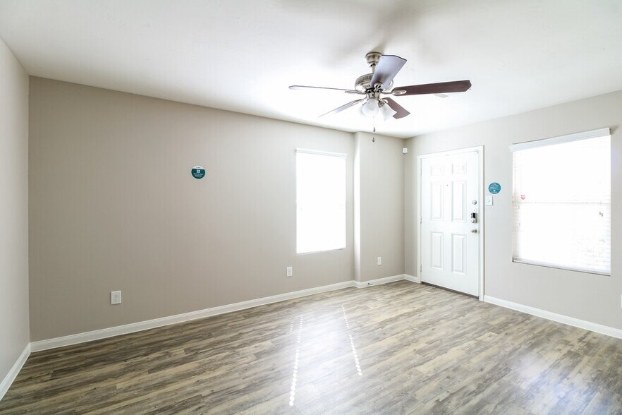 Building Photo - 21110 Sugar Orchard Ln