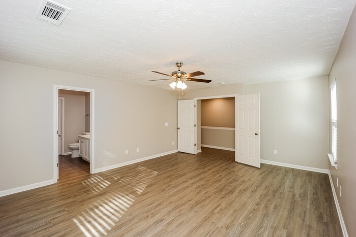 Building Photo - 5601 Sable Way