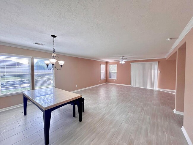 Building Photo - 803 Sweet Flower Dr