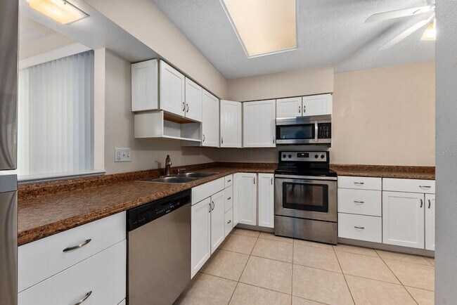 Building Photo - 2232 Bahia Vista St