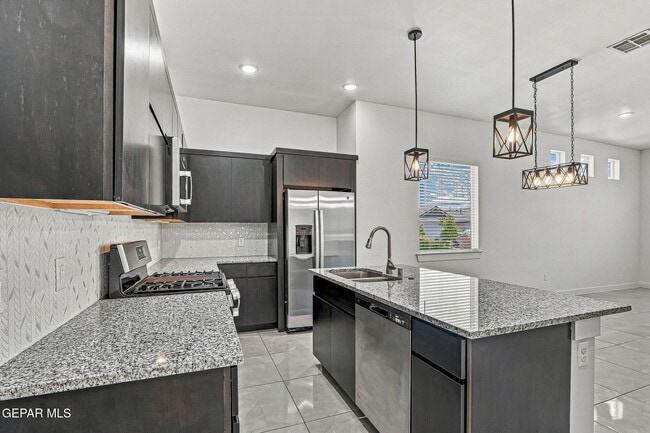 Building Photo - 13868 Paseo de Loma Ct