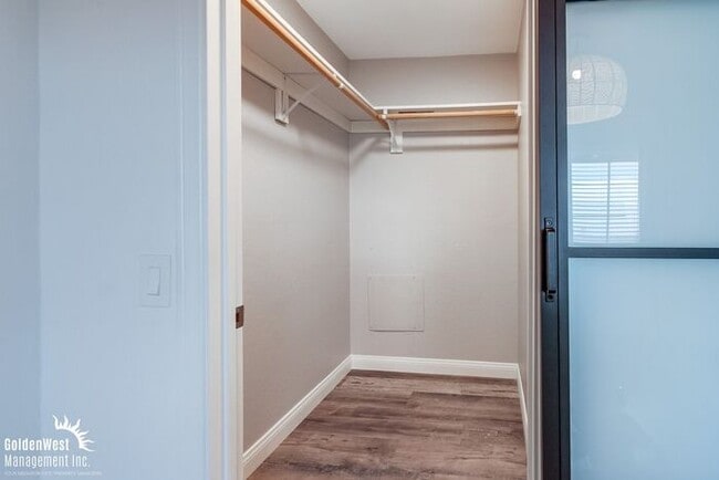Building Photo - Elegant 1Bdm 1Ba Condo with Balcony, Garag...