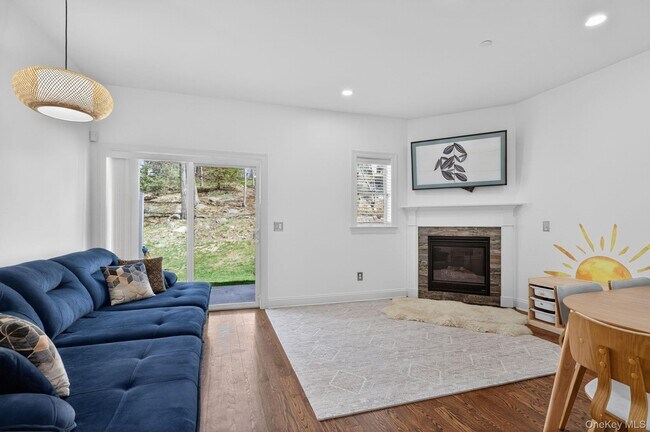 Building Photo - 280 Boulder Ridge Rd