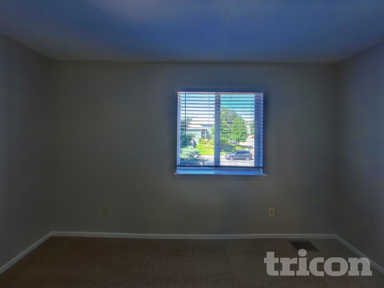 Building Photo - 6325 Blazing Star Dr