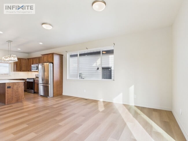 Building Photo - 3 Bedroom plus office space - Modern Comfort in a Peaceful Setting