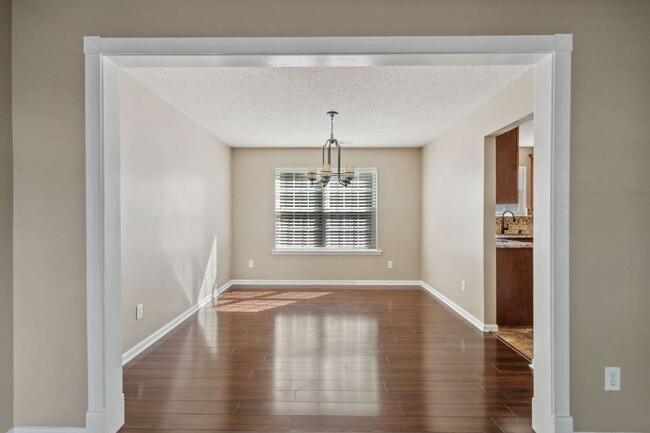 Building Photo - Spacious 4-Bedroom Retreat in Fuquay-Varin...