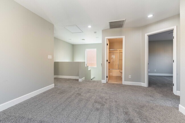 Building Photo - 10505 Cold Mountain Ave