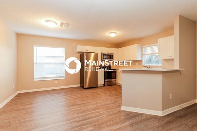 Building Photo - 3 Bedroom Pet-Friendly Home in St Petersburg, FL with Main Street Renewal