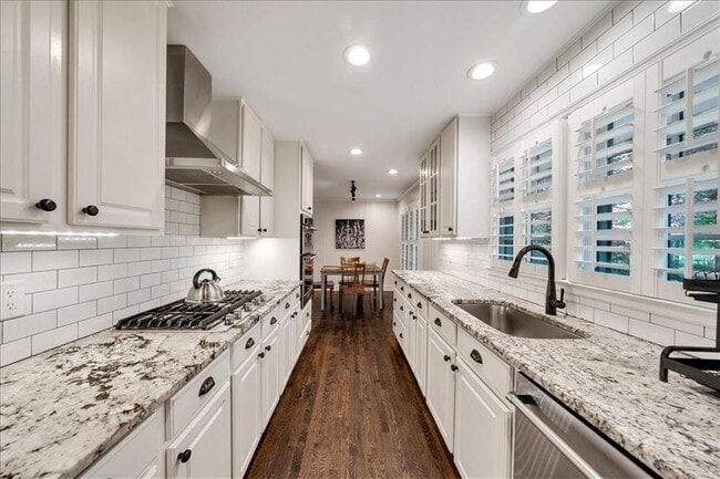 Building Photo - 5592 Colton Dr NE