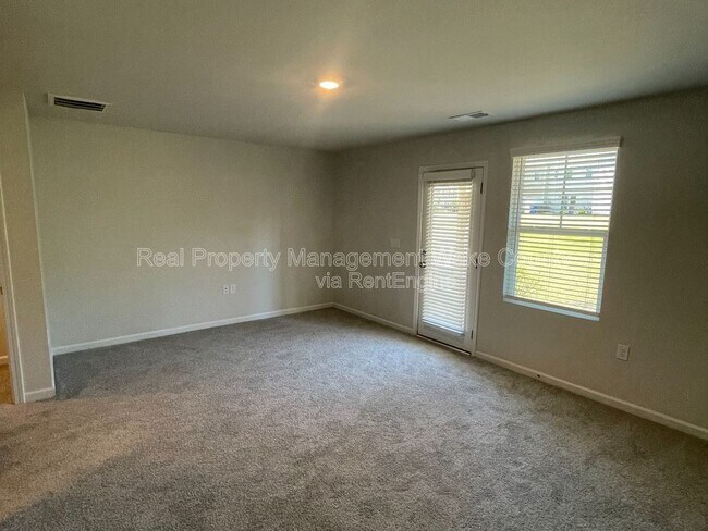 Building Photo - 2727 Chert Ln
