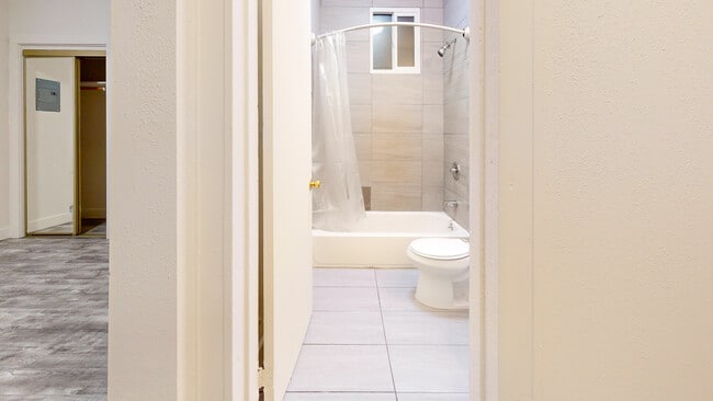 Building Photo - 420 Ellis St