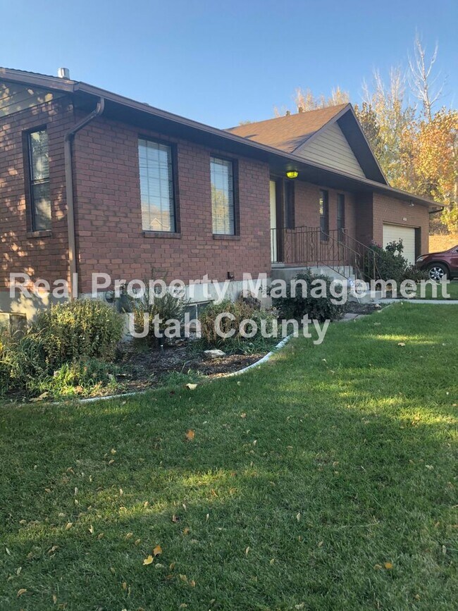 Building Photo - Spacious Lehi Home