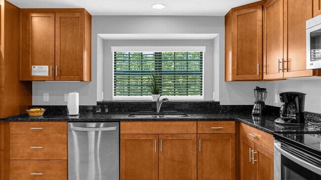 Building Photo - 14545 Damai Ln