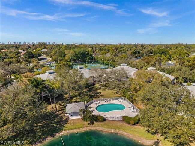 Building Photo - 500 Misty Pines Cir