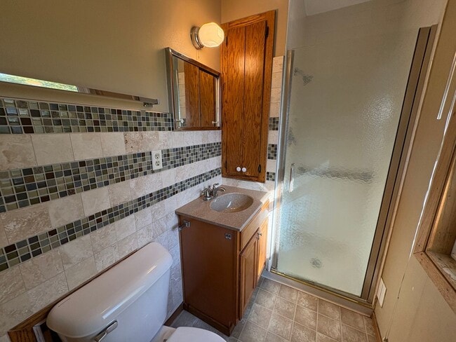 Building Photo - 2 Bed 2 Bath for $1,300!
