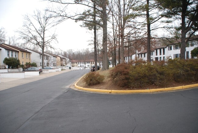 Building Photo - 2925 Espana Ct