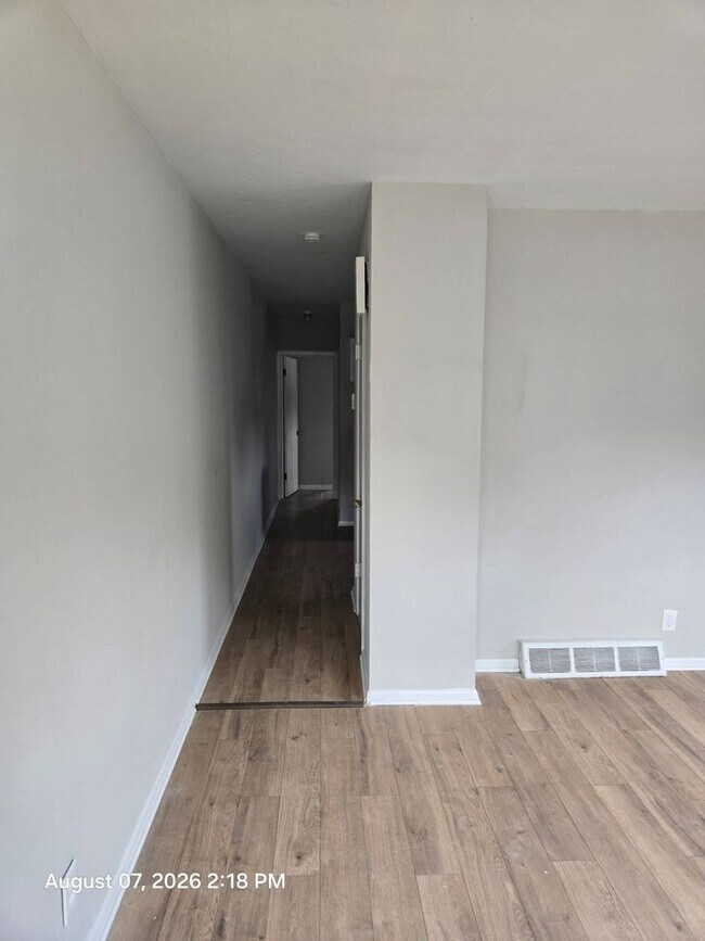 Building Photo - 1455 Struble Ave NE