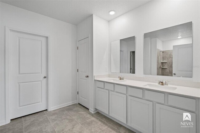Building Photo - 1502 Brentwood Dr