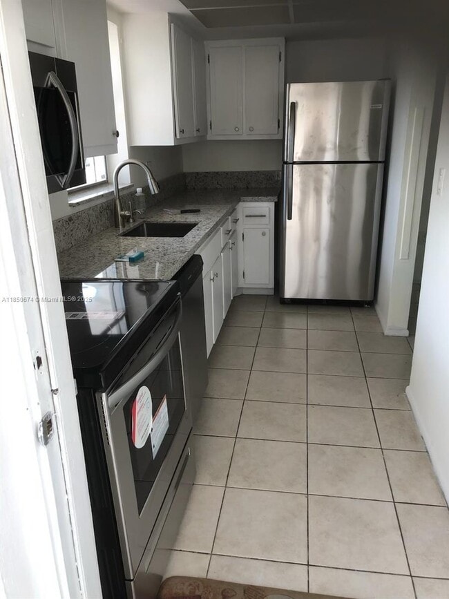 Building Photo - 7340 SW 82nd St