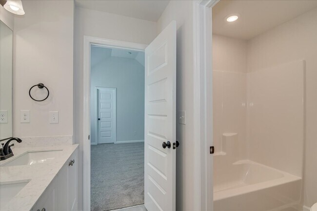 Building Photo - 528 Fermoy Ln
