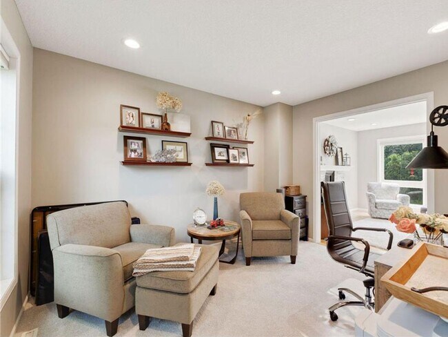 Building Photo - *Short term lease!* Spacious Like-New 2-Story with Office, Fireplace, Sunroom, Gourmet Kitchen & ...