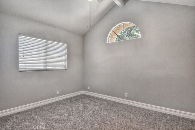 Building Photo - 79 Encantado Canyon