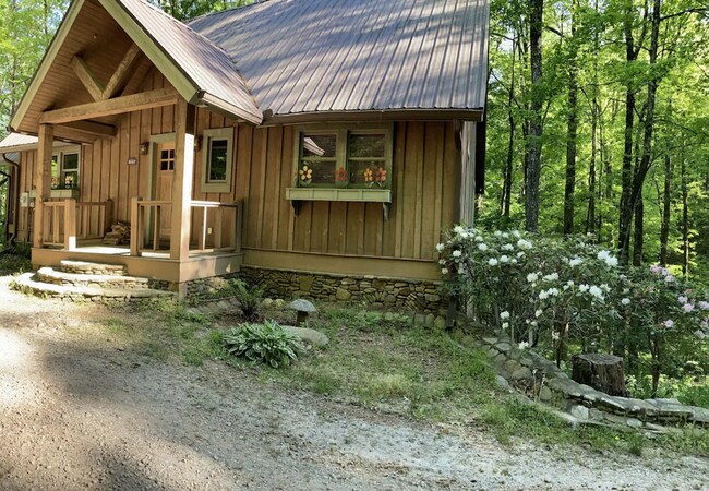 Building Photo - 244 Eastman Mountain Rd