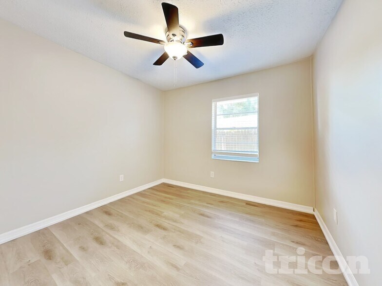 Building Photo - 1928 W Clinton St