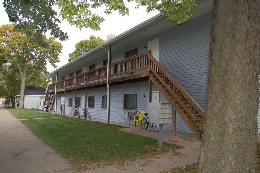 Primary Photo - 410 10th Street N