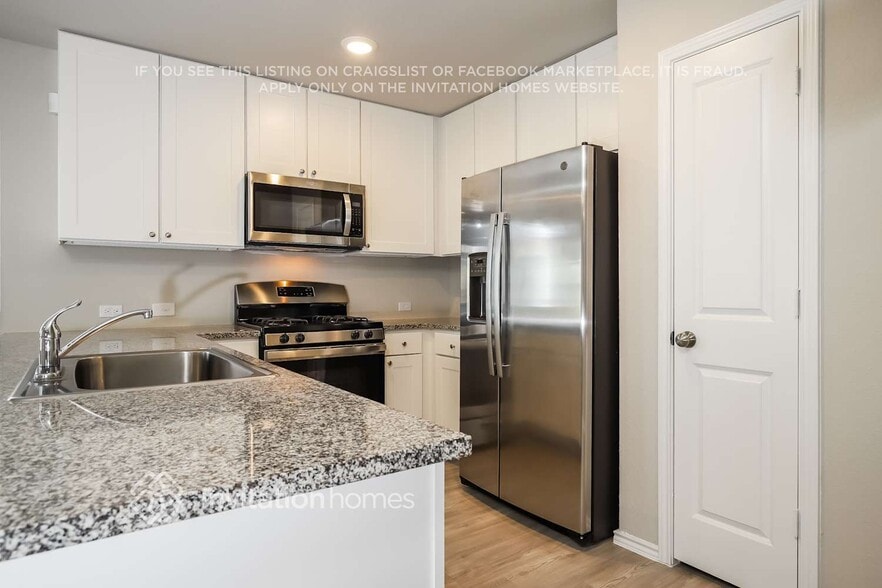 Building Photo - 5735 Leon Pl