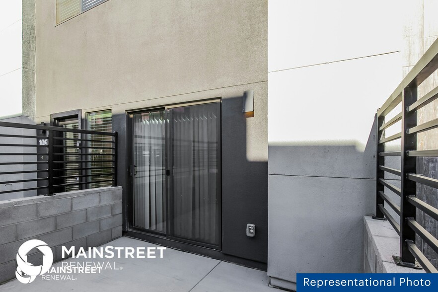 Building Photo - 1119 S Stapley Dr