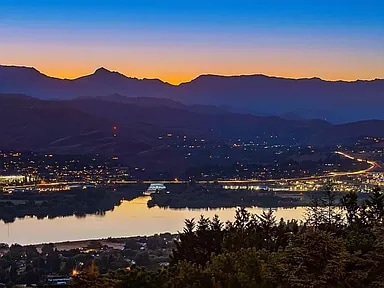 Building Photo - 2467 Twin Peaks Vw