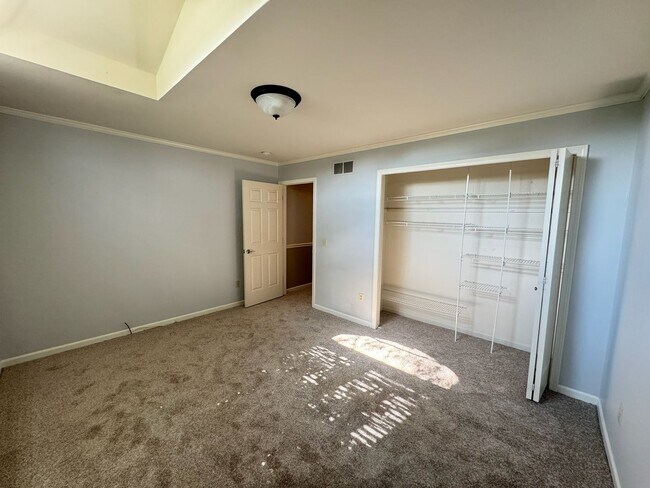 Building Photo - Beautiful 4 bedroom, 3 bath home in Macomb!