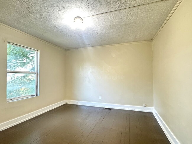 Building Photo - 2723 Elliott Ave