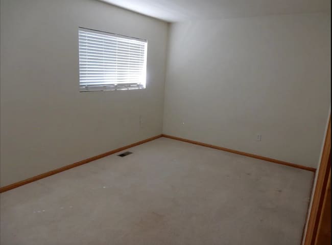 Building Photo - 3 Bed, 2.5 Bath Townhome Near Mehaffey Park & The Olde Course!